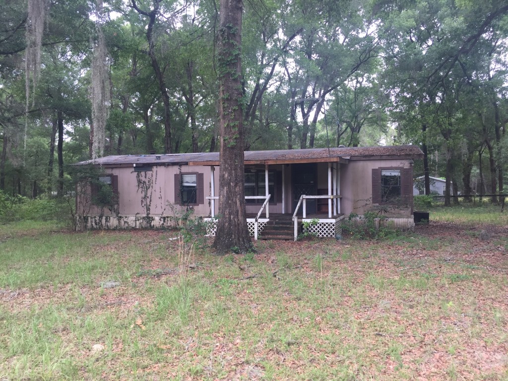 Ocaal Farm House Outside